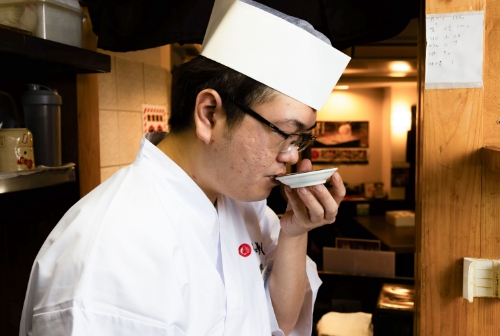 仕事について語る山下明星さん